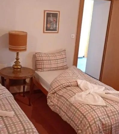 Garni Fluela